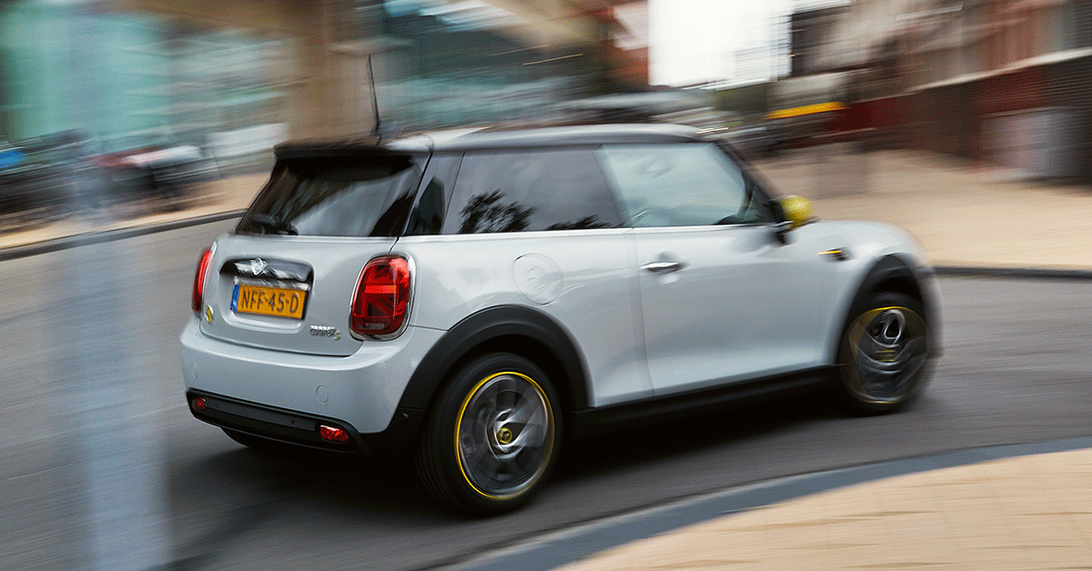 MINImexico's tweet image. Descubre la nueva potencia intensificada del MINI 100% Eléctrico ⚡️​ Spoiler: Es amable con el ambiente.​

#GoKartFeeling al siguiente nivel: bit.ly/3eAlnVW