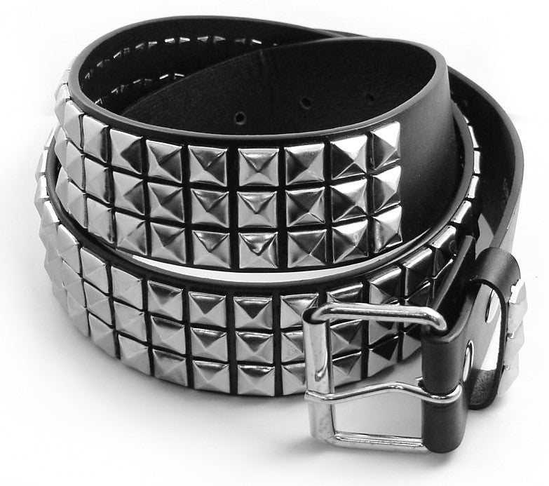 Fondly reminescing abt my prized studded belt when I was young. Saved up a long time to get one, wore it till it fell apart. 🥲

Early days of getting interested in counterculture and subcultures, it was so exciting.

Good times.
