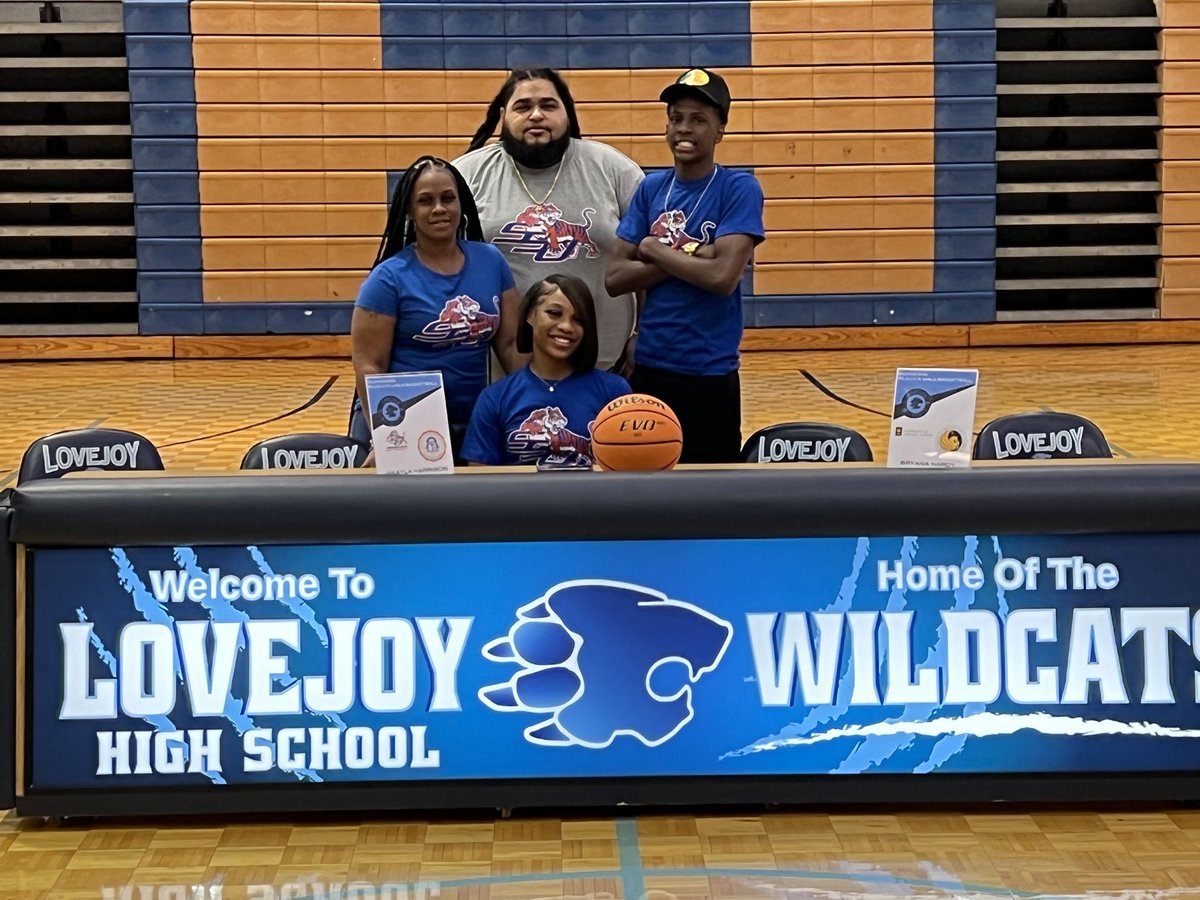 Congratulations <a href="/jakaylaamariee/">Jakayla Harrison</a> on signing with <a href="/SavStateTigers/">Savannah State University Athletics</a> for WBB #DBD