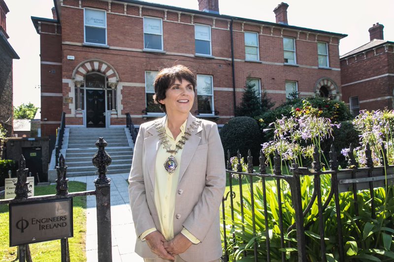EngineerIreland's tweet photo. At our AGM this evening, Professor Orla Feely was thanked and congratulated for her wonderful contribution as President of our institution for the 2021/2022 session. Orla you inspired all of us with your dedication and leadership. https://t.co/zEK2HvoWNq