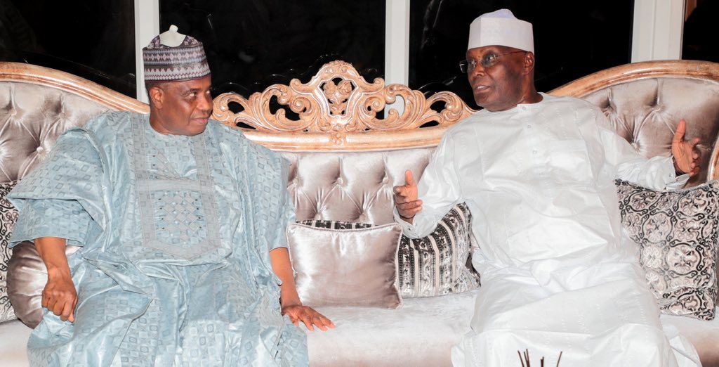 atiku's tweet photo. I excitedly paused my domestic activities to receive our able Gov Aminu Tambuwal when he paid me a courtesy visit. We discussed a wide range of issues, especially the need for our party, the @OfficialPDPNig, to stand united ahead of the 2023 elections. -AA https://t.co/CbHcNSSthh