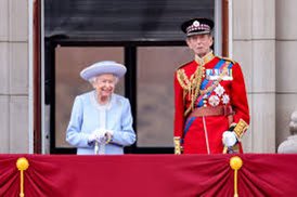 The queen 👸🏼🇬🇧needs a better AHP workforce. Wrong size walking stick and no perching stool for the balcony = Too tired to go to St Paul’s tomorrow 🙄 #fatiguemanagment  <a href="/SuzanneRastrick/">Suzanne Rastrick</a> @KMiddletonCSP