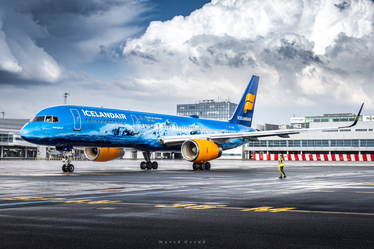 prague_spotter's tweet photo. Awesome looking @Icelandair is seen here after heavy rain shower at @PragueAirport ! 😍 #avgeek #icelandair #80thyearsofaviation https://t.co/XAkU2APkTG