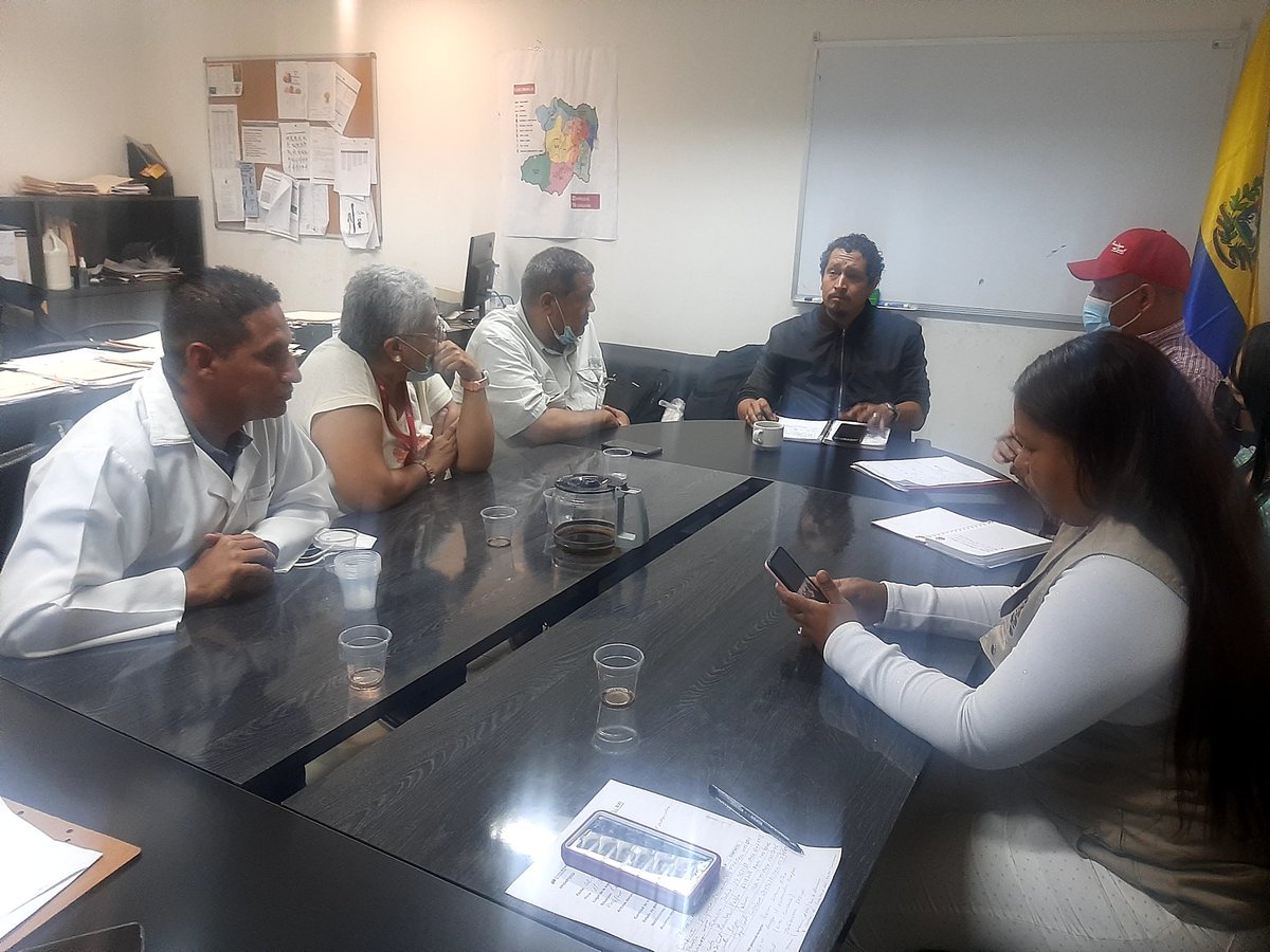 julioporlavida's tweet photo. Hoy participé en la comisión de alto nivel de salud con mis comprañeros @pzl17 #Fetrasalud y Zenaida Castillo #Sunepsas

Nos reunimos con representante de la ONAPRE, Vicepresidencia y MPPS.

Pendientes que si no hay respuesta vienen acciones radicales https://t.co/yaFgjZVzp1