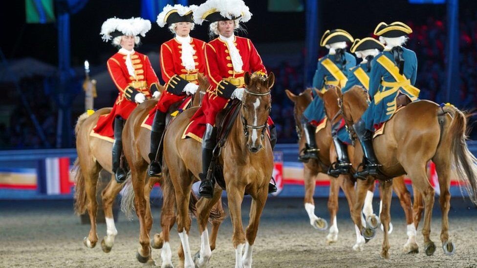 dadsnerd's tweet image. As an American I have to ask. Does this mean six more weeks of winter? #PlatinumJubilee #England