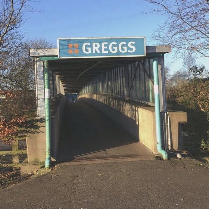 NoContextBrits's tweet photo. The tunnel to heaven. https://t.co/OJ1skD0bx6