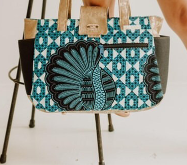 Blvdia's tweet photo. Meet your BLVDIA Makers! ๐
#Beautifelt
#GoodBitterBest
#MeeksMeSmileStudio
#ShopLocalKC
Pick up your grand sundries and souvenirs from these marvelous makers and a few dozen more all weekend long at Boulevardia!
INFO: https://t.co/qZBtxJpg9E
TIX: https://t.co/vy4QEwAVng https://t.co/MuWErTNI6m