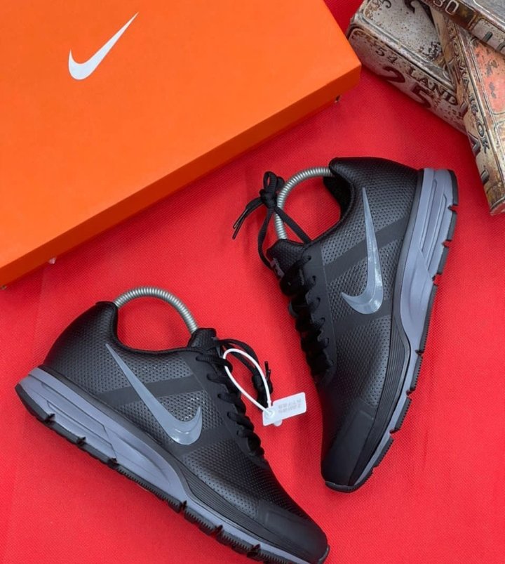 Nike Running Shoes Max cushioning Promo 