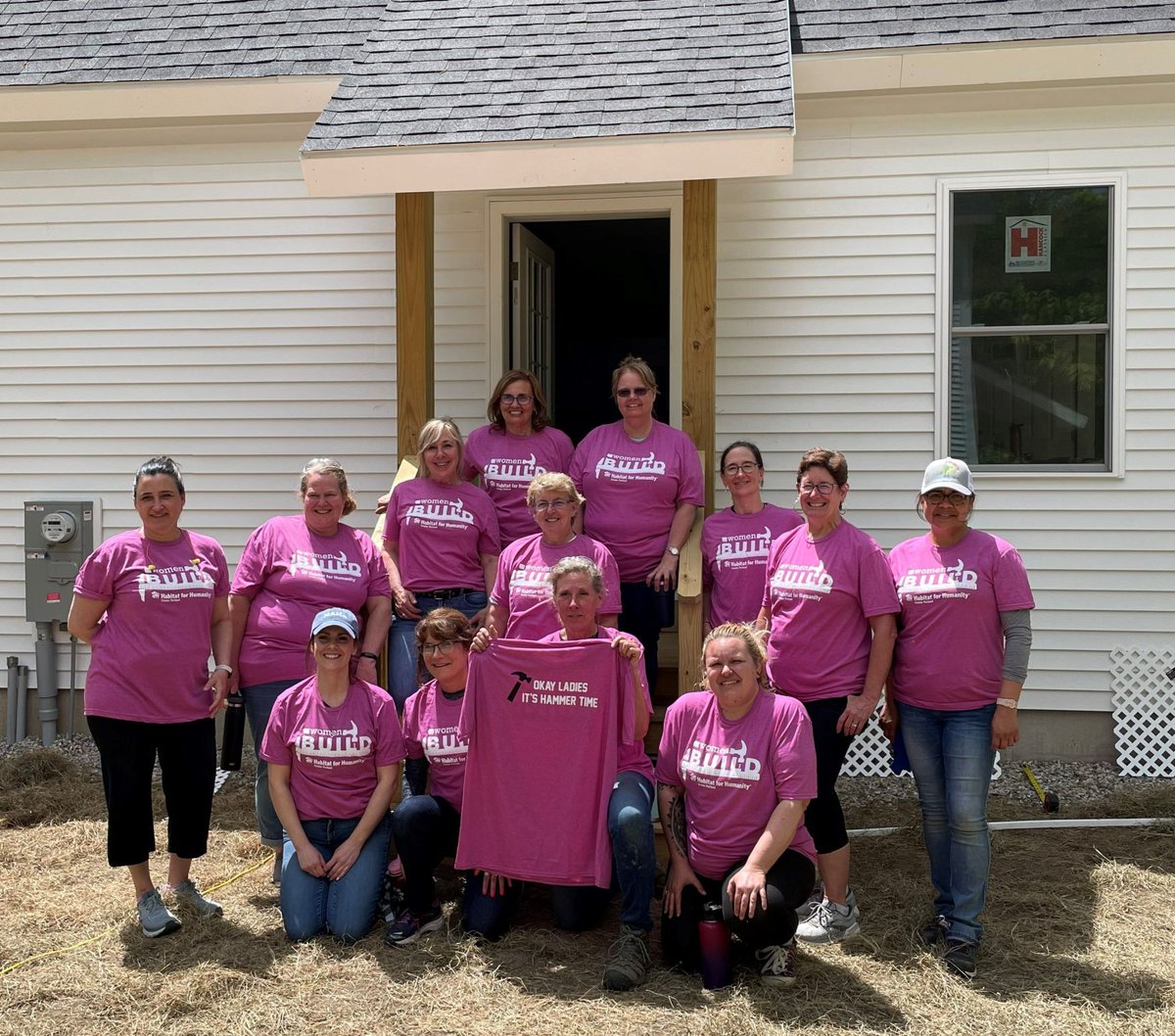 cmpco's tweet photo. Shout out to our team of awesome employees who recently participated in an all-women Habitat for Humanity build! #WeAreCMP https://t.co/urlBLrMuZR