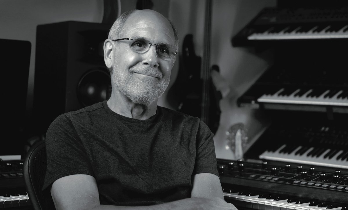 RolandGlobal's tweet image. We are deeply saddened to learn that Dave Smith of Sequential has passed away. As a true synthesizer pioneer, he was very much admired and respected by Roland and others. We offer our condolences to his family, friends, colleagues, and fans worldwide.