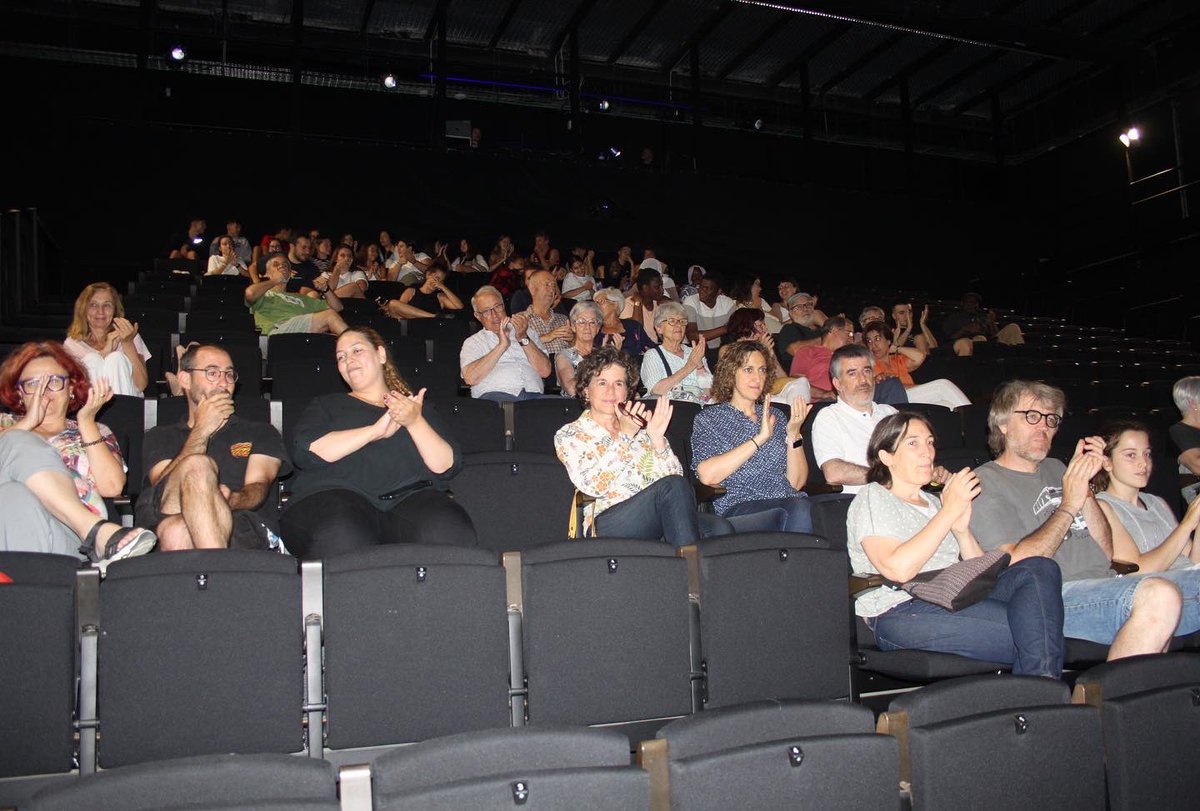 ViladeSalt's tweet photo. 📣Aquesta tarda s’ha projectat la pel•lícula docu-ficció “El Cau” al Canal, Centre d’Arts Escèniques de #Salt 🎬

#ViuSalt https://t.co/LIG9RslC3W