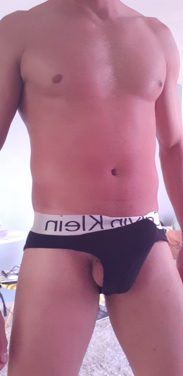 H85Df's tweet photo. Acho que minha cueca tá curta e não tá aguentando o enchimento 😅😂😂😂

#Boanoite #boazuda #roladura #dotdf #versatil #brasilia #df #Boatarde https://t.co/Epyx8Cy1C6