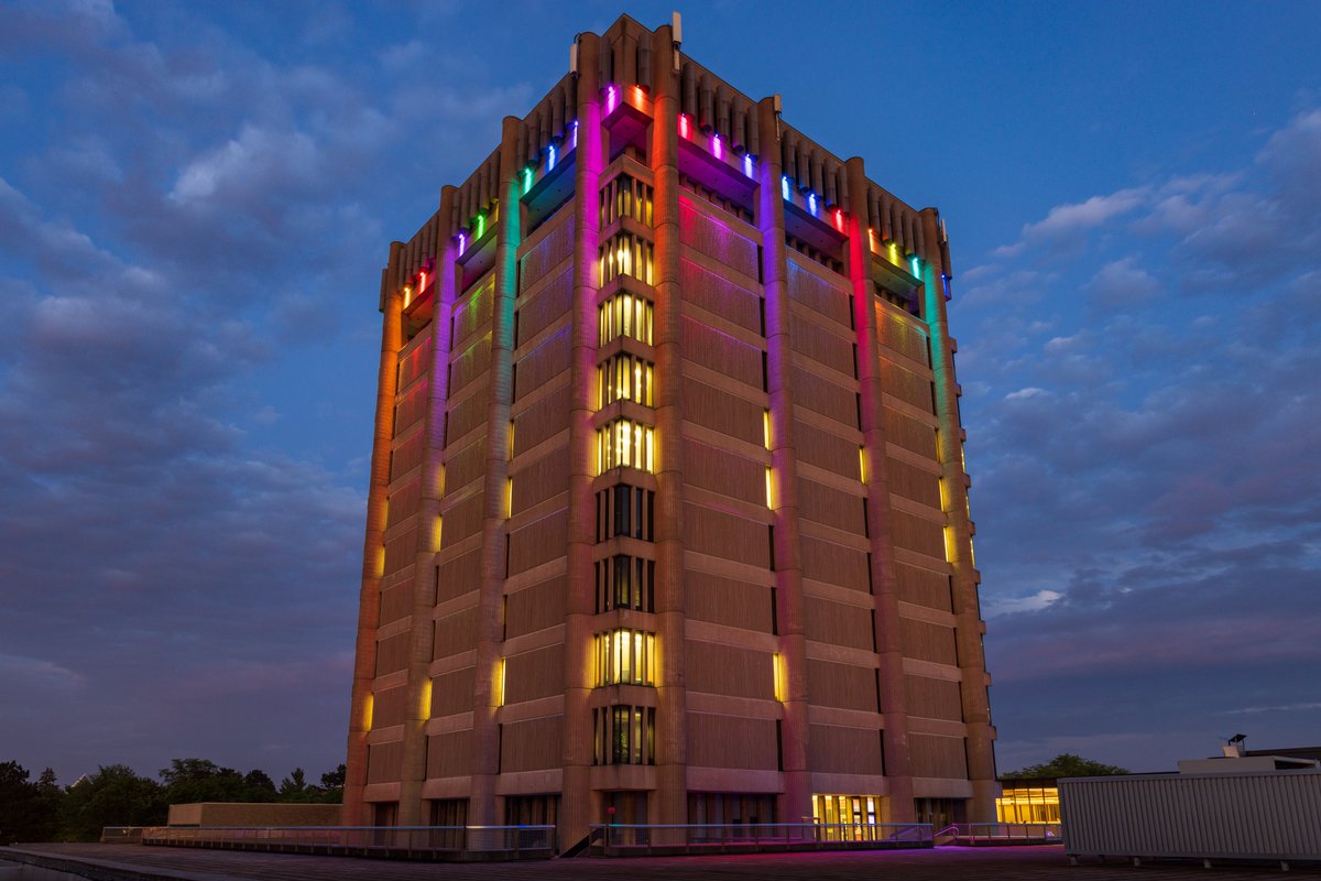 ❤️🧡💛💚💙💜

Last night the Schmon Tower was lit with the colours of the #Pride flag to mark the beginning of Pride Month. 

For a full list of #PrideMonth events hosted by #BrockU, visit brocku.ca/human-rights/b….