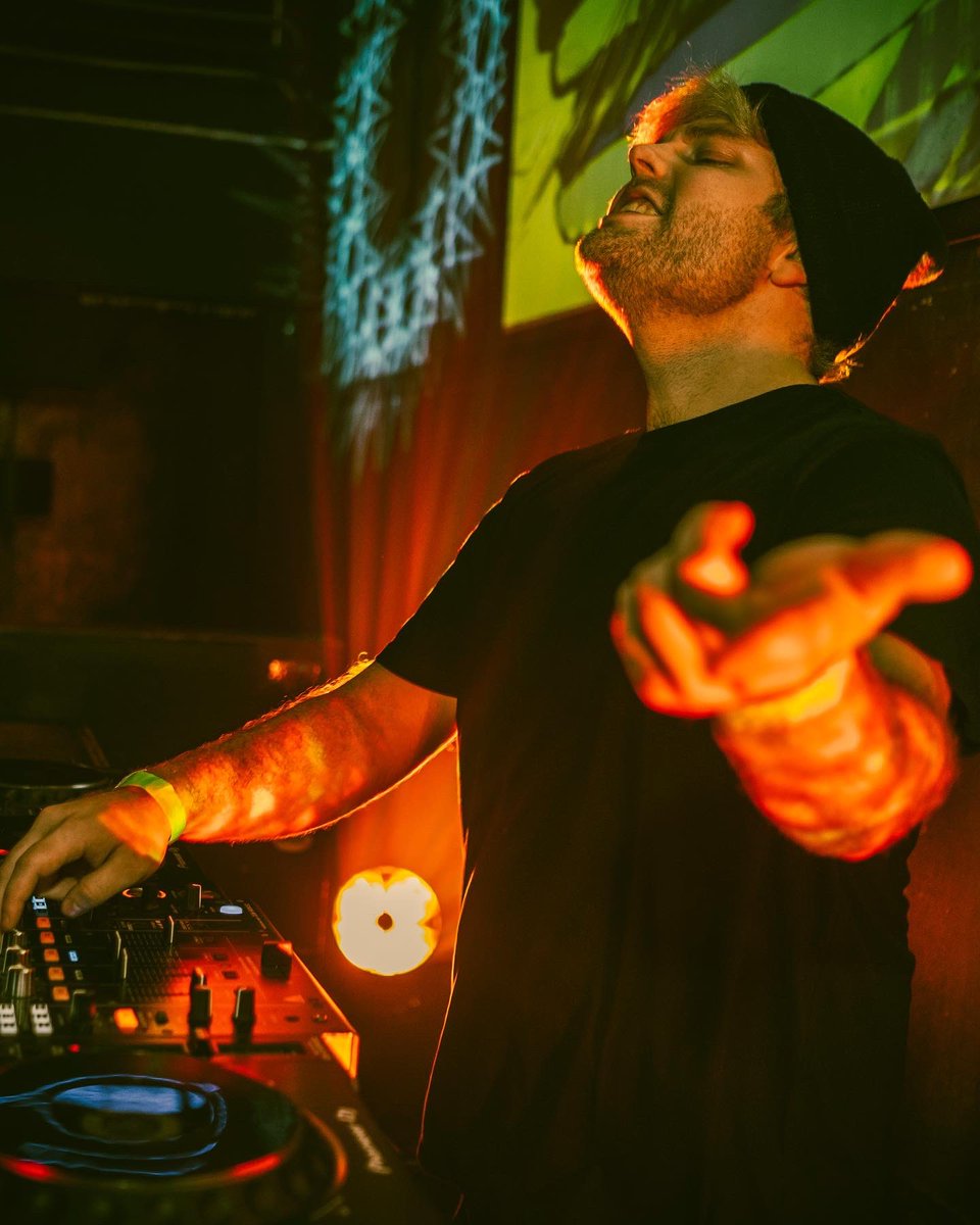 XyanMusic's tweet photo. THIS FRIDAY I’m gonna be supporting @ItsCrystalSkies with @korgimusic and @Psilocybenmusic !!! TICKET LINK IN BIO
.
.
📷: @paxton_conners | @fogomedia https://t.co/oYuvVPCxwN