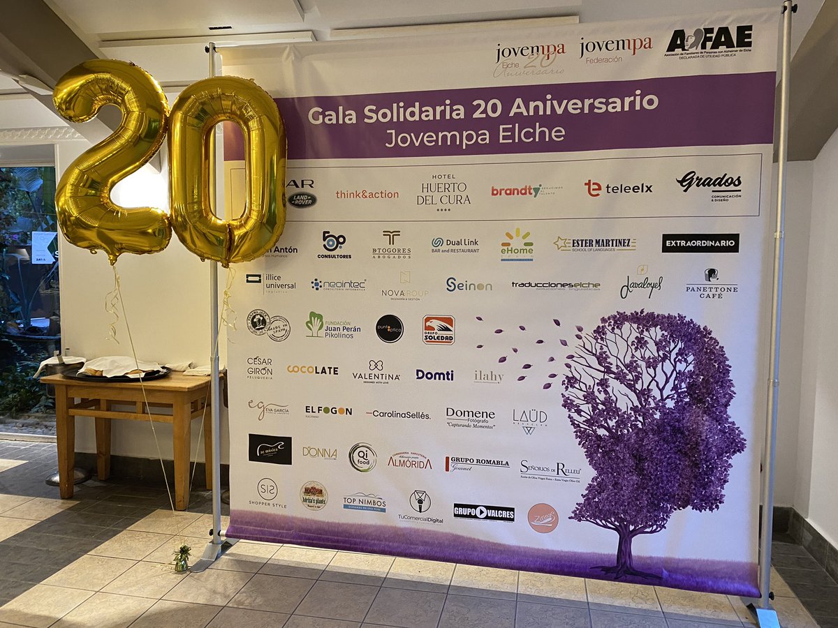 thinkandaction's tweet photo. Desde @thinkandaction participando esta noche con @fb_think y el mago @franciszafrilla  en el 20 Aniversario de @Jovempa #Elche a favor de @AFAEX_Alzheimer ✨

🗣 ‘LA MAGIA DE LA PYME’

Muy felices de colaborar y celebrar este cumple solidario junto a tanto empresario valiente 🙌 https://t.co/Em5y3b9LkZ