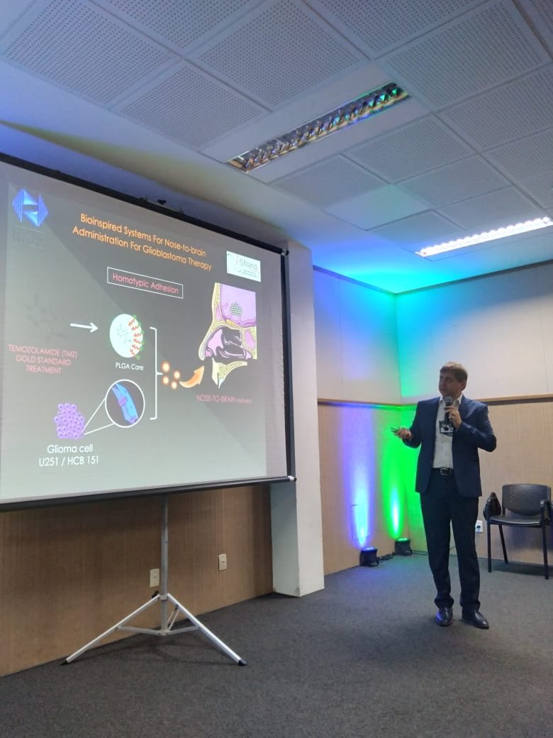 Nanomedicina's tweet photo. Conferência Convidada na 45a Reunião Anual da Sociedade Brasileira de Química (SBQ), Maceió, Al. Obrigado à organização e ao Prof Italo Odone, pelo convite:
"The Convergence between Nano and Biotechnology: Novel Materials for Medicine"
#RASBQ #SBQ #profzucolotto #nanomedicina https://t.co/QvXXYrnbCT