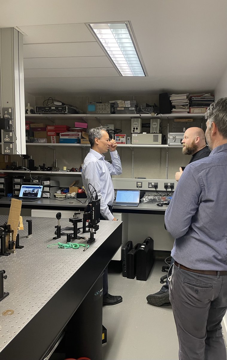 IEO_Centre's tweet photo. An EPIC visit for sure!😁 Thank you to Carlos Lee from @EPICassoc for taking time to come and visit our labs @FocasInstitute this morning. The industry focused feedback will be invaluable for our students progressing their research!📝#WeAreTUDublin #holography #photonicsTUDublin https://t.co/vIWDF8h1P7