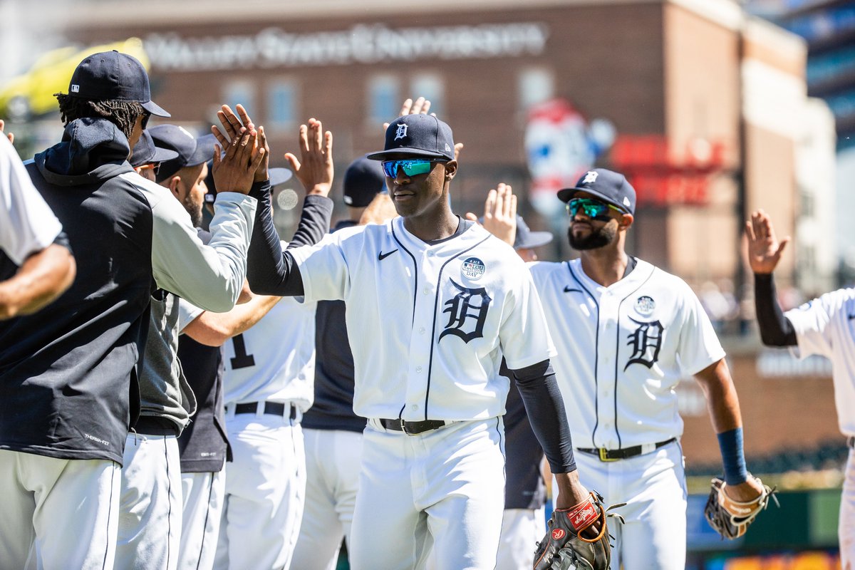 tigers's tweet photo. Public service announcement:
Your Detroit Tigers have won 7 of their last 9 games.

#DetroitRoots https://t.co/0kScDmg8yM