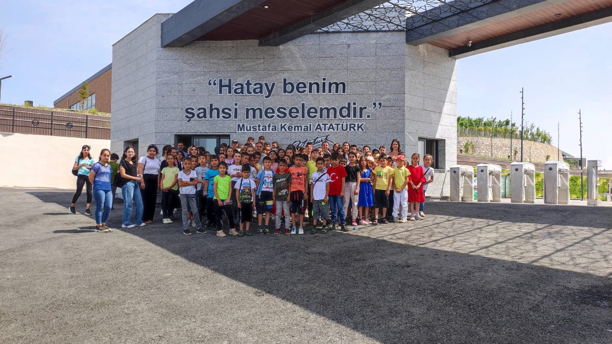 Abidinbageker1's tweet photo. BUHARA İlk Orta Okulu öğrencilerimizle Hatay EXPO gezisi yaptık. https://t.co/NIgTEjFgYM