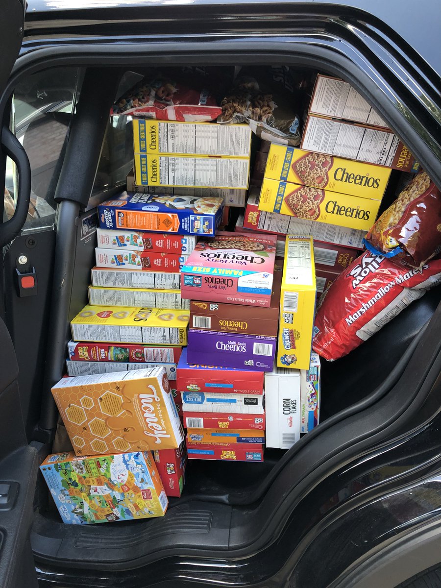 BPD_MN's tweet photo. Our Cereal-sly Fun Food Drive was all kinds of amazing. We were able to fill this squad entirely full of cereal to help stock the shelves @VEAPVolunteers. #thankyou #feedingkids #donations #summerbreakfasts https://t.co/EoyGEoFA7A