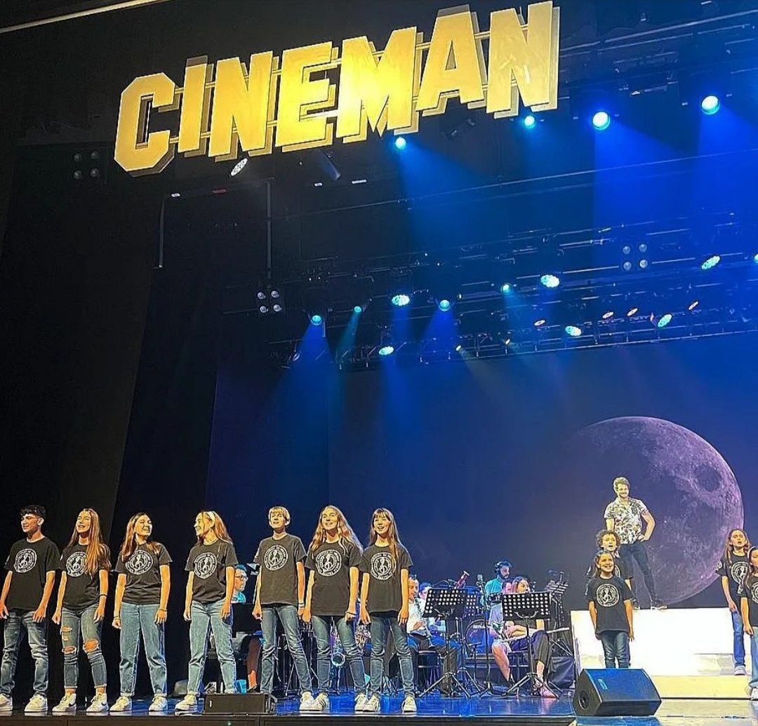 Unas imágenes del martes pasado, durante los ensayos previos al show... como un niño más! 😍😁
📸 <a href="/MarandMusical/">Marand Musical</a>
#danieldiges
#cinemansinfonico
#cinemanshow
#danieldigesfans