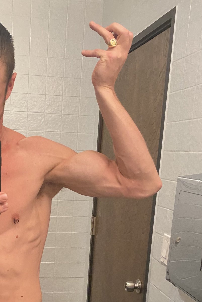 That bicep pump though!!