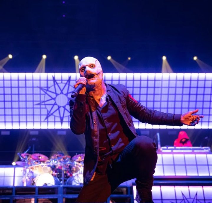HellPrepare's tweet photo. #CoreyTaylor talks about the NEW album:
•
"New #Slipknot music is coming very Soon:
•
Now, we don't have an exact date on the new album's release but I'm here to tell you, you're not going to be waiting very, very fucking long. https://t.co/tdP3fyrtm1