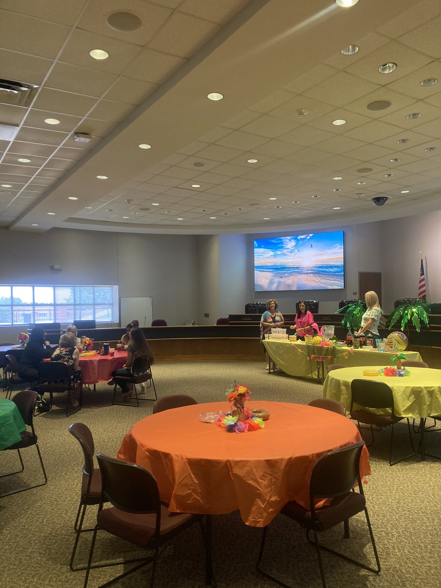 NorthwestISD_HR's tweet photo. We are helping our Guest Educators Float into Summer by honoring them with an ice cream float! See what we did there? 😉 Seriously, come see us til 4:00!! #guesteducatorsrock #floatintosummer https://t.co/oTke5gIDlY