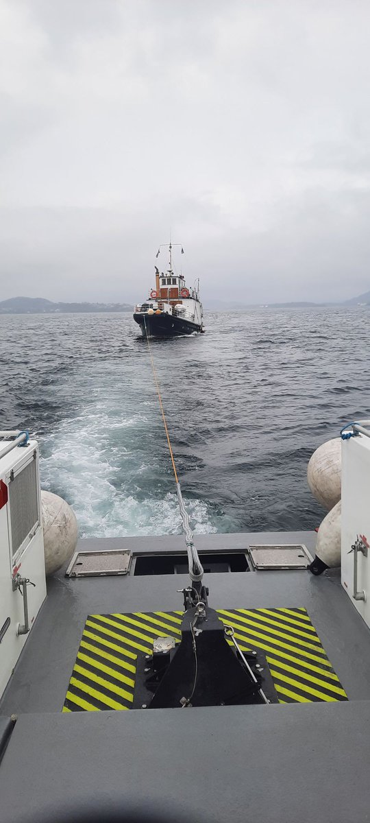 NSSR's tweet photo. #Ålesund #redningsskøyta #DNVII slept veteran ferge til land med fremdriftsproblem https://t.co/9GXzZeuIrX