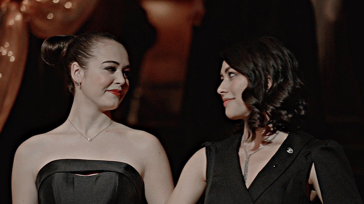 wattstowrite's tweet photo. TVDU (CANON QUEER PAIRINGS W/EFFORTLESS CHEMISTRY)
#TVD Nora & Mary Louise
#TheOriginals Freya Mikaelson & Keelin Malraux โ Josh & Aiden
#Legacies Penelope Park & Josie Saltzman #Posie (s1) โ Jade & Josie Saltzman #Jasie (s2) โ Ben & Jed (s4)
#HappyPrideMonth ๐ https://t.co/i4ImP7GWAF