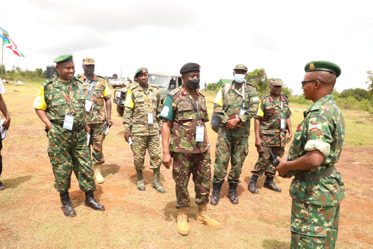 fdnbbi's tweet photo. A la veille de l'ouverture officielle de l’exercice «FTX Ushirikiano Imara 2022» en Ouganda, les évaluateurs ont visité le contingent burundais pour évaluer l’état d’avancement des préparatifs. Ils ont apprécié l’organisation et ont encouragé le commandement à aller de l'avant. https://t.co/IXziAWx4hk