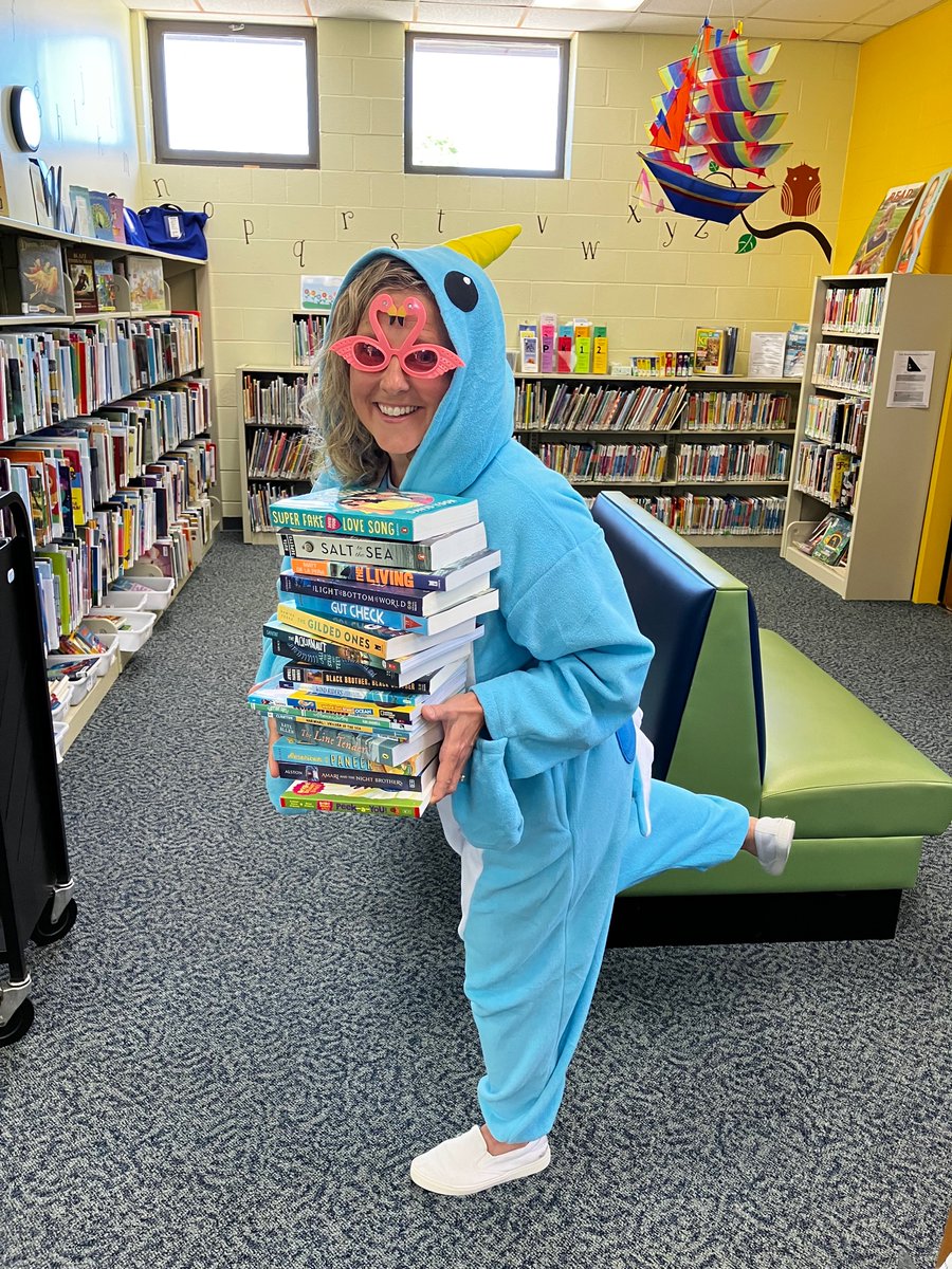 Visit one of the <a href="/jocolibrary/">Johnson County Library</a> branches in the month of June to pick up a free book and you may even see a friendly Narwhal 
jocolibrary.org/our-stories/su…