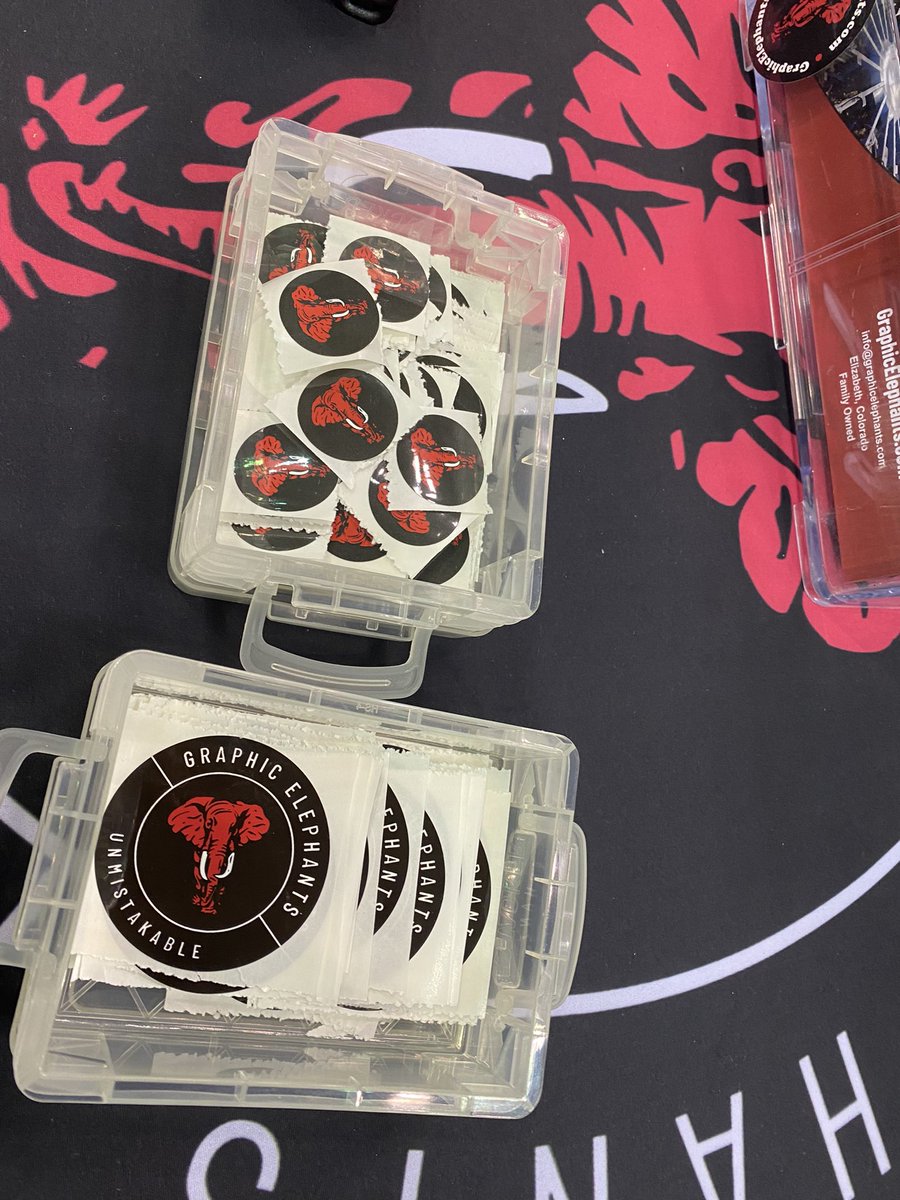 GraphicElephant's tweet photo. What a great show @gp_expo Indy is turning out to be. Hanging out with our friends at GraphXsource and @GoGSG doing live screen printing &amp; foil demos. Hope to see you there. #ScreenPrinting #GraphicsProExpo #GPX #Indy500 #GSG #GoGSG #GraphXsource https://t.co/WrqJ3V67OH