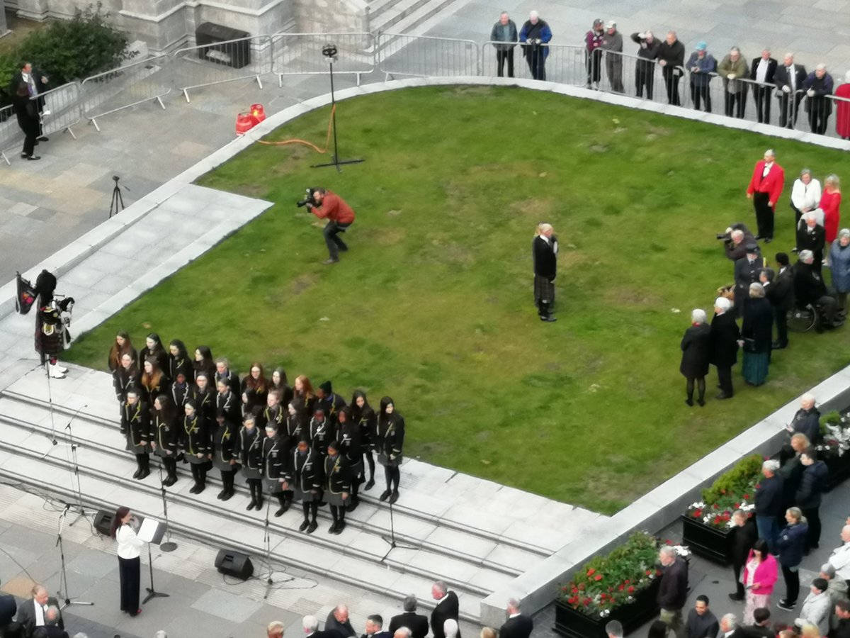 MarkRJMacKay's tweet photo. Nearly go time for the lighting of Aberdeen's Jubilee torch. Choir at the ready. https://t.co/yB4ZBHDe2J