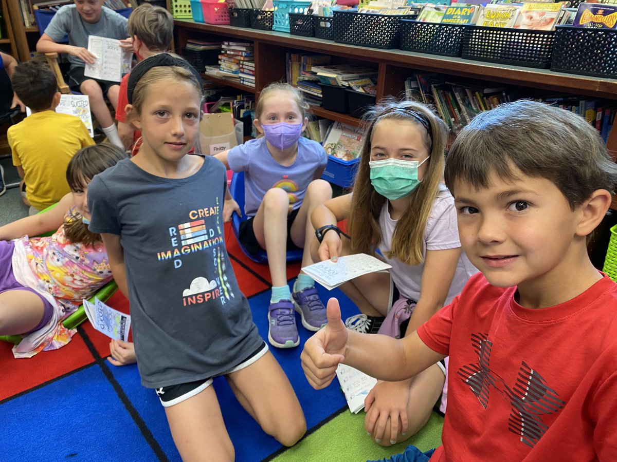 Miss Aronson's Sunflowers 💛 tweet media