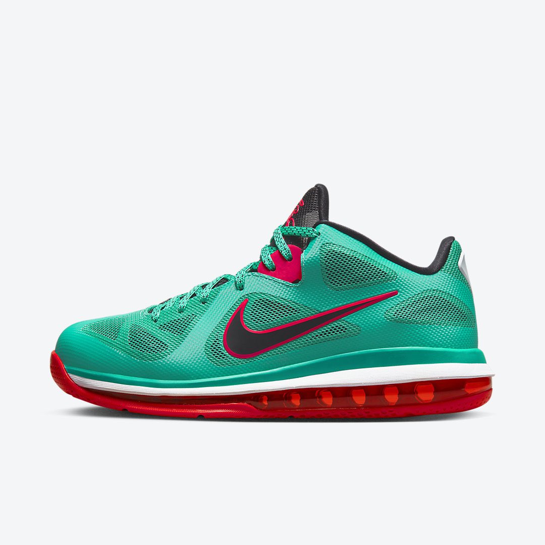 nicekicks's tweet photo. LeBron 9 Low “Reverse Liverpool” 🚩 https://t.co/B0S637MKS8