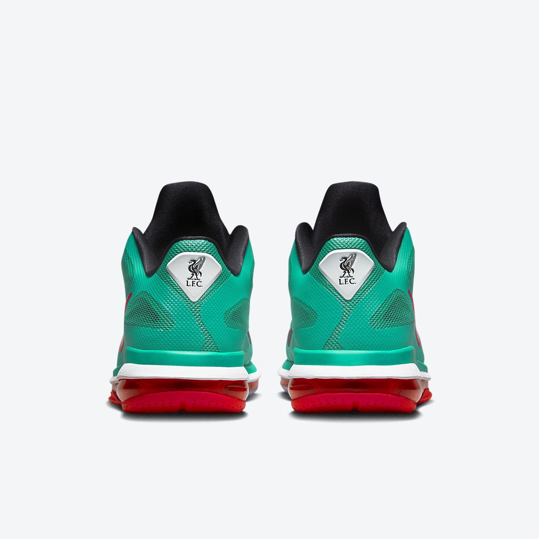 nicekicks's tweet photo. LeBron 9 Low “Reverse Liverpool” 🚩 https://t.co/B0S637MKS8