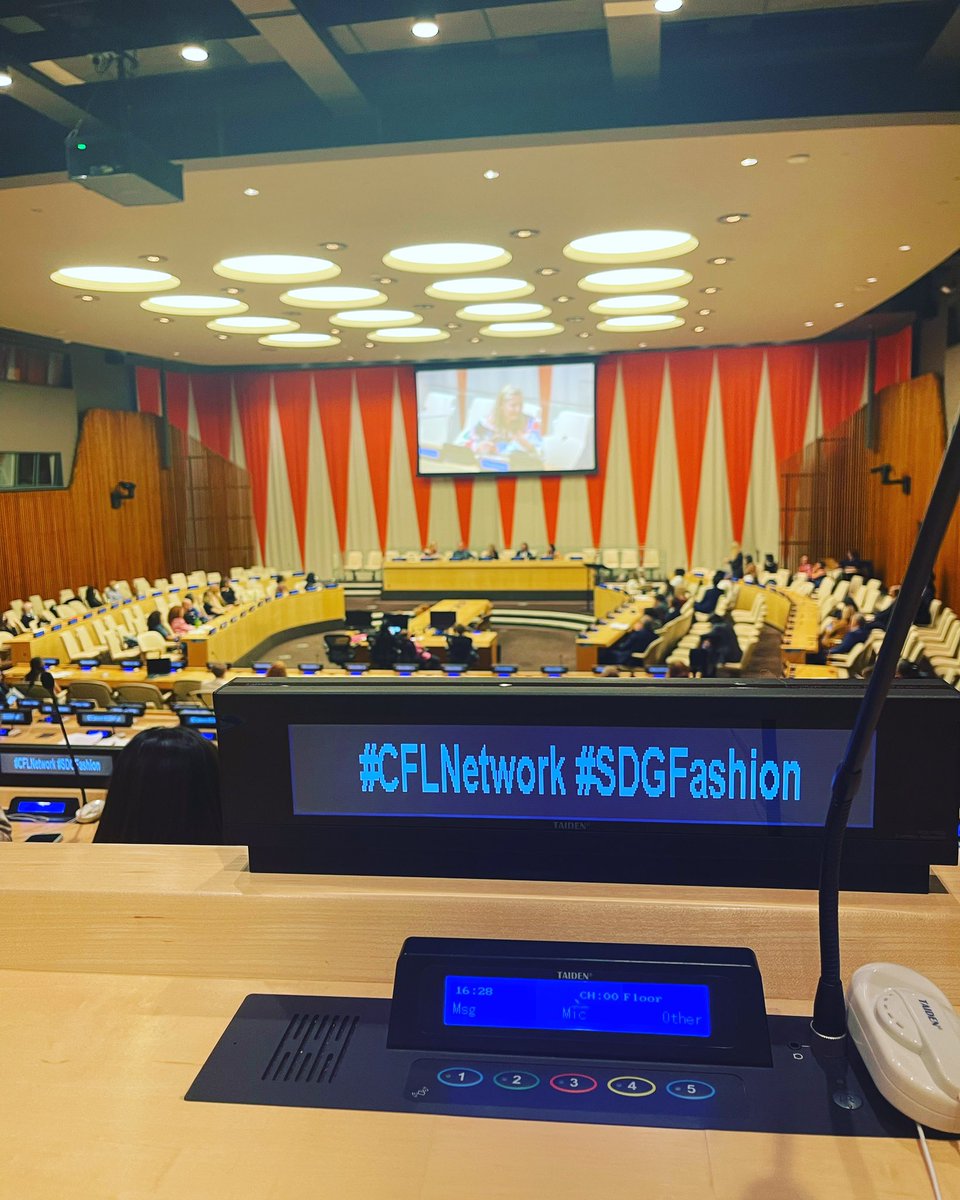 Today I made it to the meeting at the UN for the convening of the Conscious Fashion and Lifestyle Network [sdgs.un.org/partnerships/a…] talking about the Sustainable Development Goals  I’m so glad to be here as a representative to the jewelry industry!
 #CFLnetworwork #SDGFashion