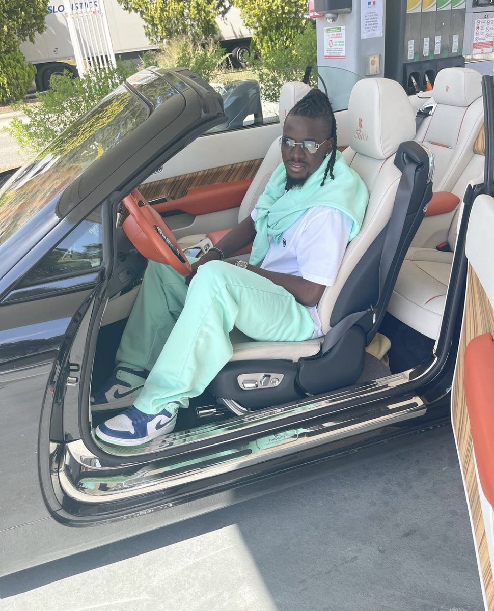 fasosports18's tweet photo. Bertrand TRAORÉ #vacancestime 😎 https://t.co/O3o8zIh6IU