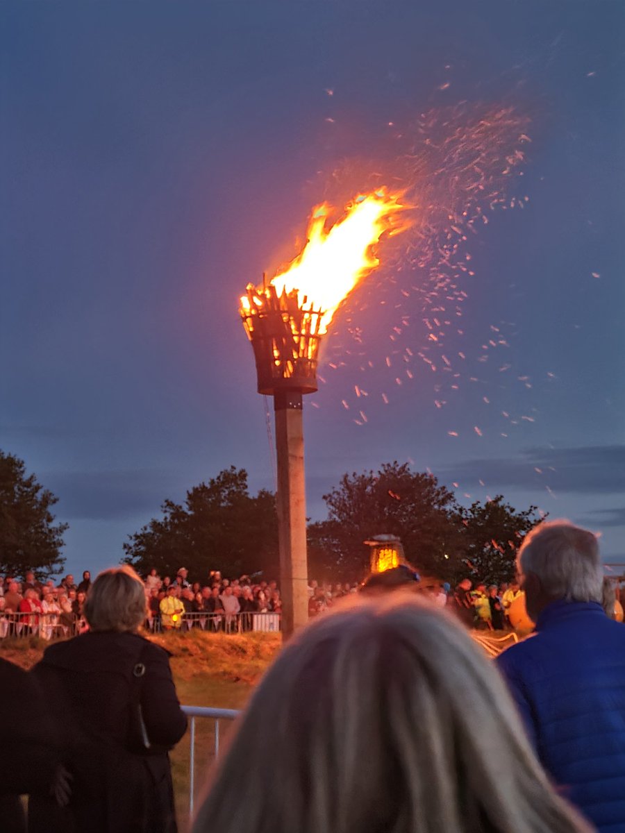 davidgrasty's tweet photo. Epsom beacon! https://t.co/ZUaWSrfQO5