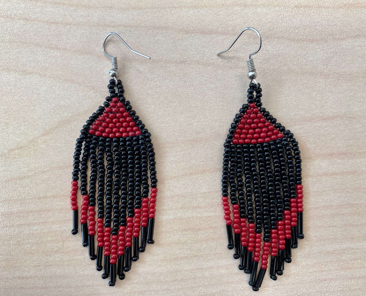 ann_oldnall's tweet photo. There sure is some mum out there who is about to be spoiled! Made with care,precision and oh,such love.Michael made these with @kathygi63291952 patient and loving guidance.@thickwoodArts @indigenousFMPSD @SpiritBear   #recaimingculture #indigenousspirit #perseverance https://t.co/cqM0hCGov4