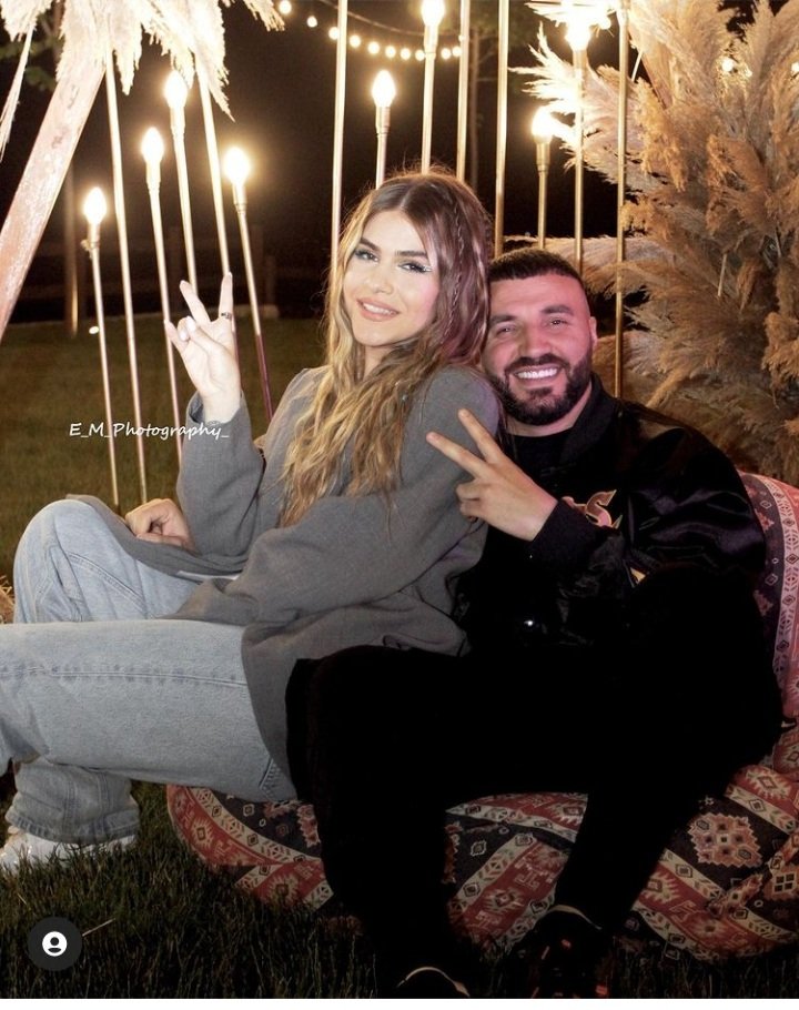 07_vesa's tweet photo. E mbyllim naten me yjet me te bukur qe ka fal Zoti π€π€
#SarahPm #bbvipal https://t.co/TVToRTIdDE