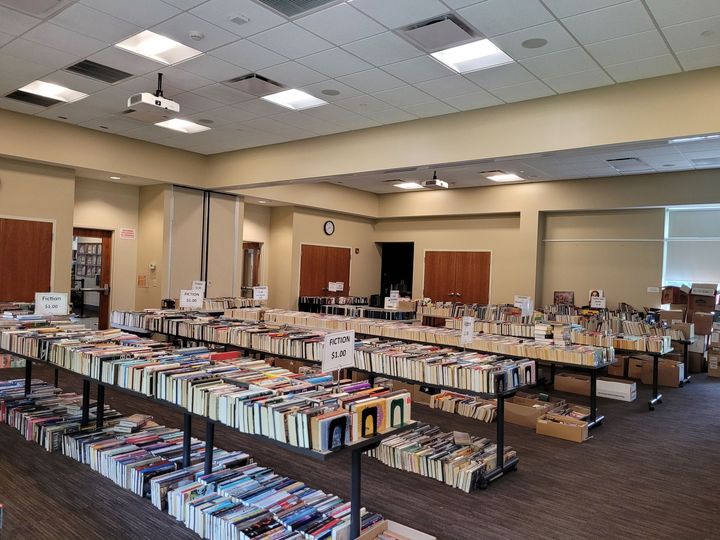 Wood_Library's tweet image. Wood Library's Spring Book Sale is having a special "Friends Only Morning" Saturday, June 4th from 10 AM to Noon! 
The book sale will open to the public at noon on June 4th! The Spring Book Sale will run through Sunday, June 12th, during library hours.