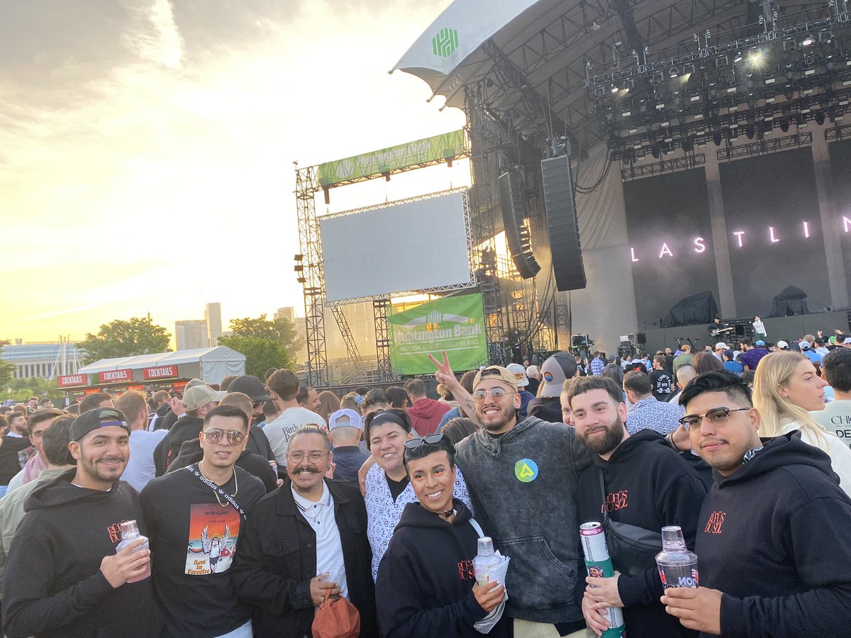 lpaz93's tweet photo. What a fucking dream you were last night @RufusDuSol AND on the anniversary of our late friend/brother! Your songs hit a little harder but it was like messages from Victor. Beyond my expectations and can’t wait to be able to see yous perform again REST IN PEACE VICKY Miss you❤️‍🩹🕊 https://t.co/IneeLAqLav