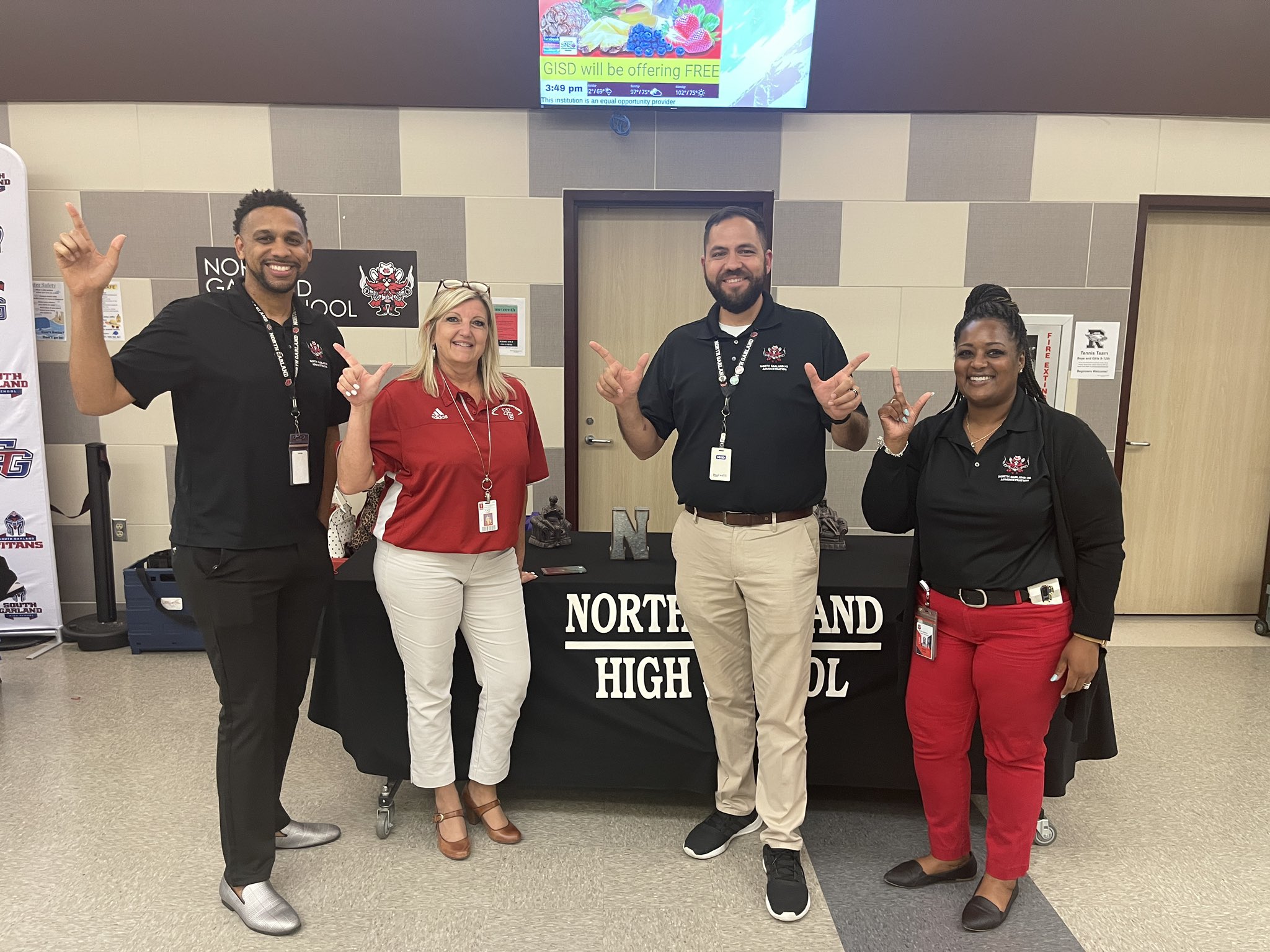 Garland ISD on Twitter "Our greeters are excited to you to our