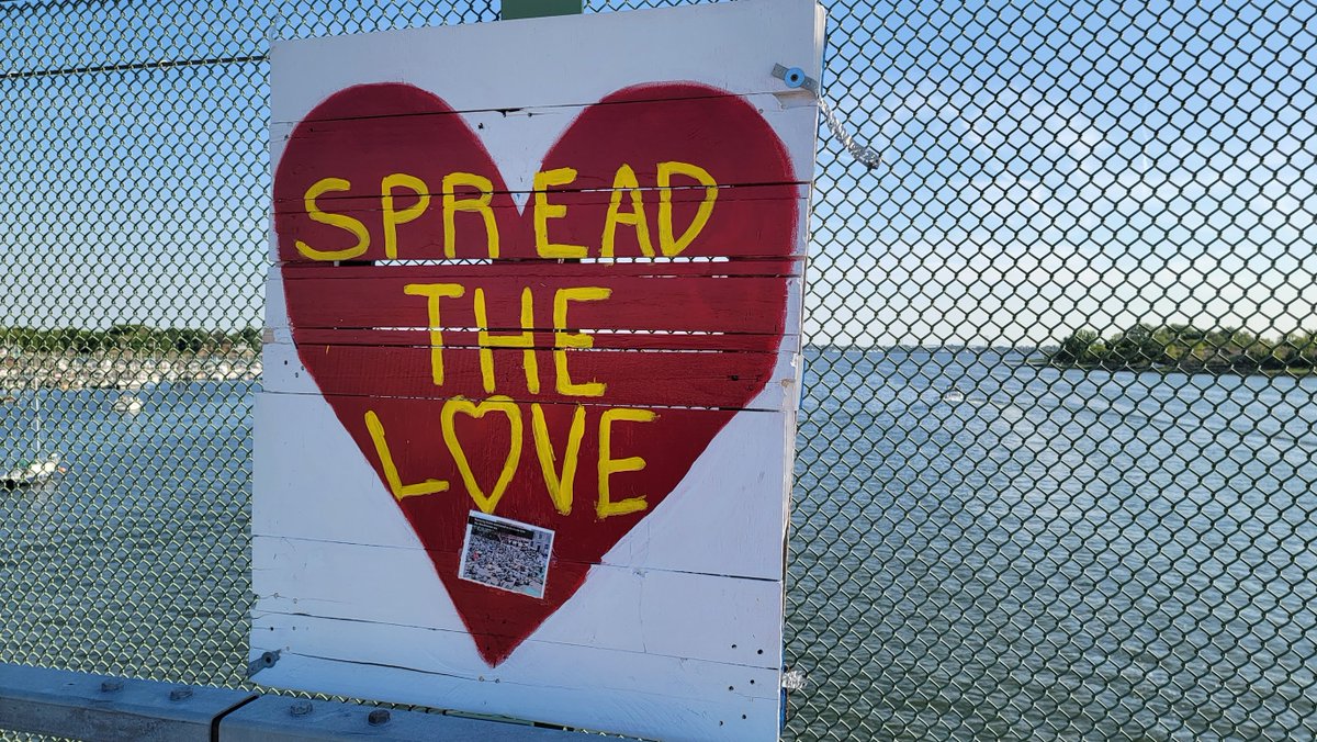 Please stop shooting people!
#Repealthe2ndAmendment 
A message from the good people of #dabronx
#lovindabronx #CityIsland