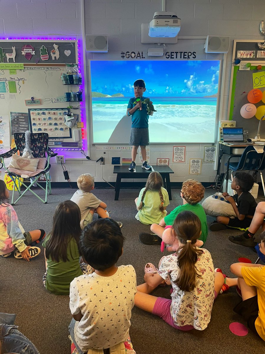 BUZZin2ndGrade's tweet photo. S is for Share a Stuffed Animal! 🐻❤️🐼 #offtosecondgrade #celebration https://t.co/Ccx4ZHa4eX