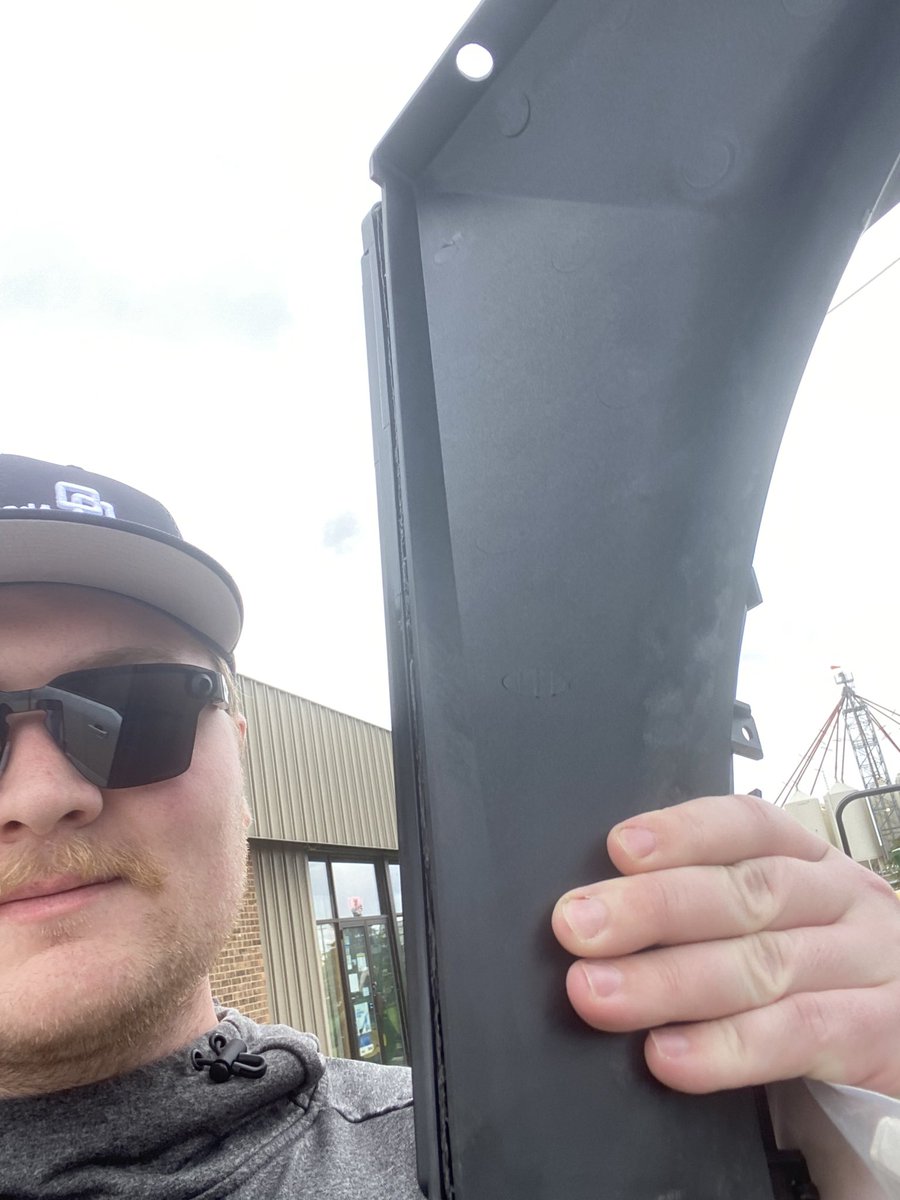 TylerJohnWiebe's tweet image. When a #thunderbuddy calls needing a part from your backyard, you hop in the truck and head west! Glad to help out one of the best @QuickDickMcDick @ThunderstruckAg