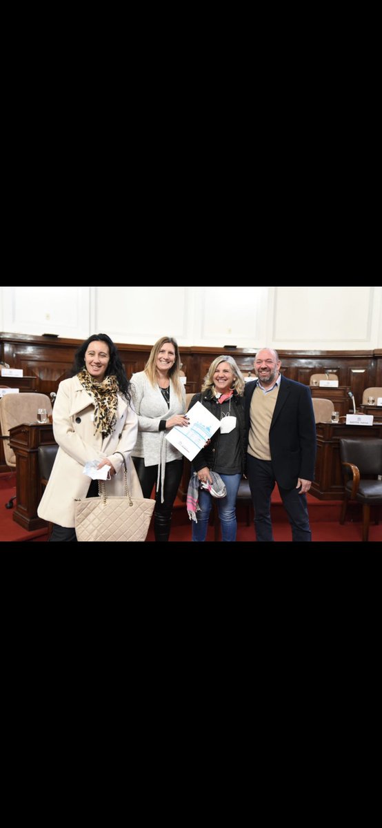 vacuna_me's tweet photo. El Concejo Deliberante de La Plata declaró de Interés Municipal a la Red Vacuname https://t.co/QEZpcdF23S
