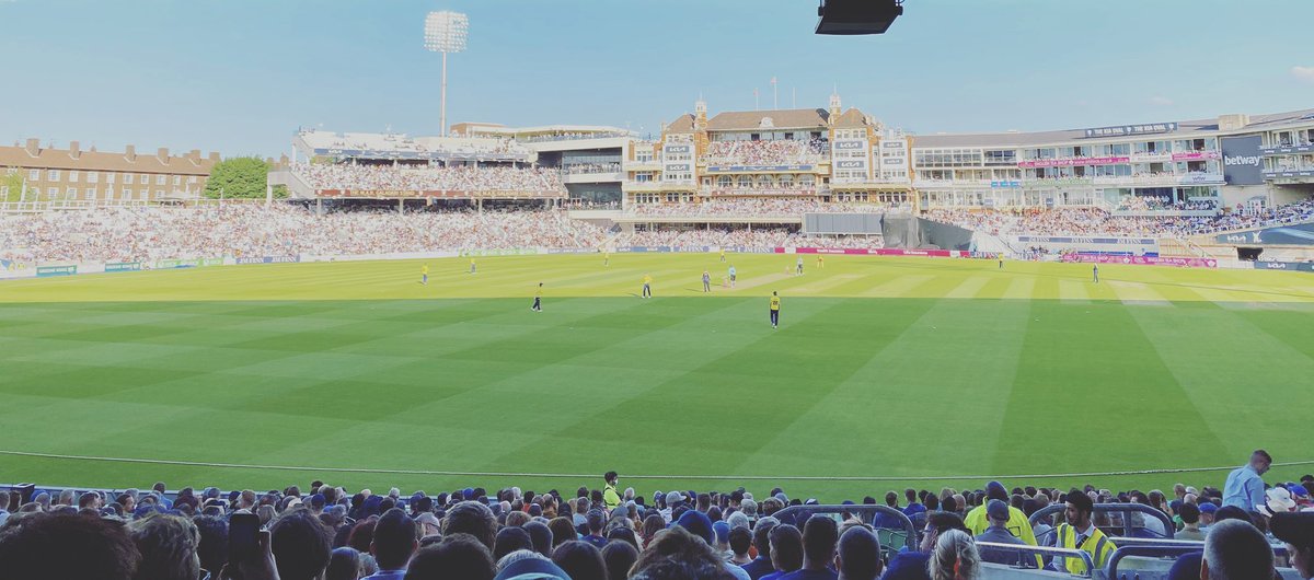 DrSainy's tweet photo. Day. Off. #oval https://t.co/47E2nIiHFi